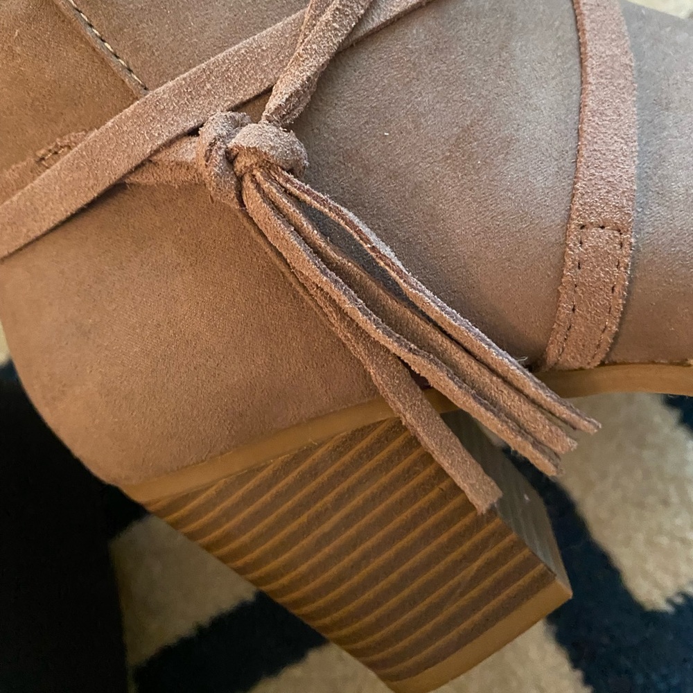 Express Booties - Picture 5 of 8